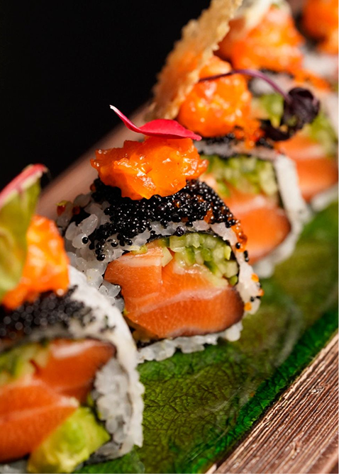 Flambierte Sushi Toppings Roll